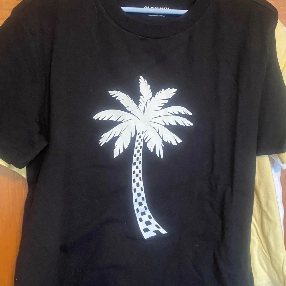 NWOT Old Navy short sleeve t-shirts, M/8